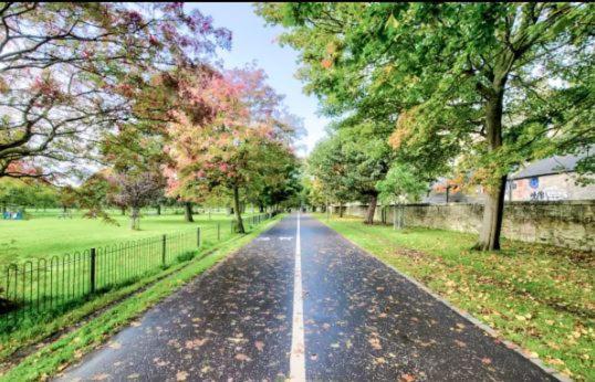 Home By The Meadows, Close To City Centre Edimburgo Exterior foto